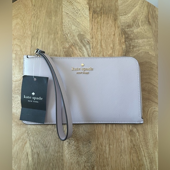 kate spade Handbags - Kate Spade Saffiano Leather Wristlet